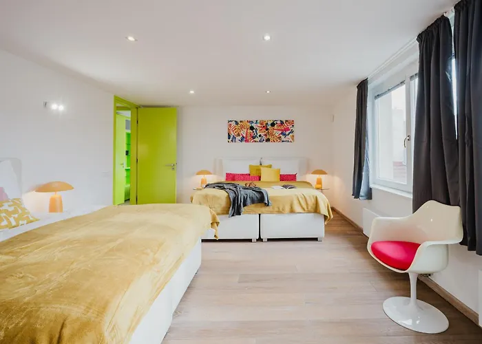 Days - Three-bedroom Loft With Fireplace In Pop-art Style דירה *