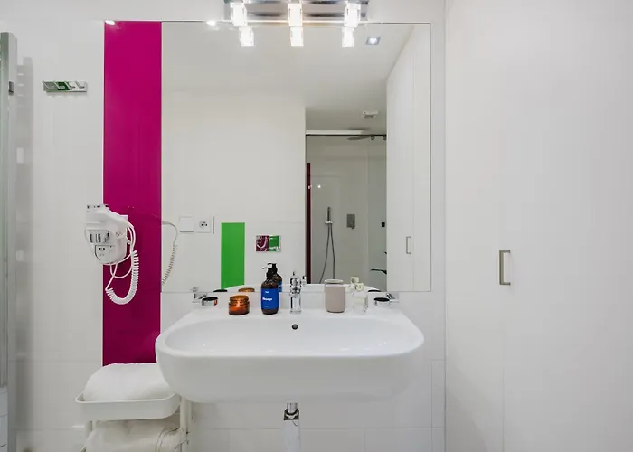 דירה Days - Three-bedroom Loft With Fireplace In Pop-art Style פראג