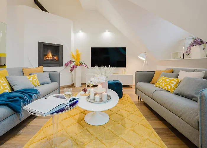 דירה Days - Three-bedroom Loft With Fireplace In Pop-art Style