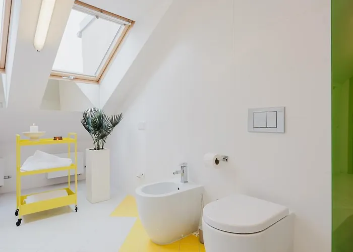 Days - Three-bedroom Loft With Fireplace In Pop-art Style *