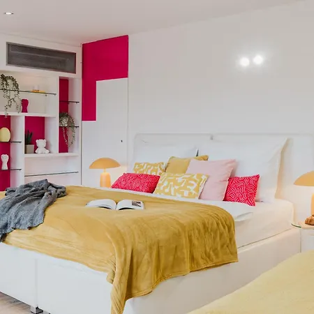 Appartement Days - Three-bedroom Loft With Fireplace In Pop-art Style *