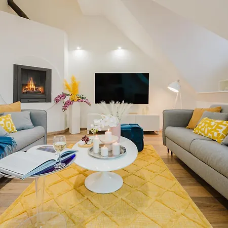 Lejlighed Days - 3bdr Attic Loft-style - Fireplace - Center